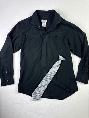 IZOD Boyd Black Long Sleeve Button-Up Shirt with Plaid Tie, Size M (10/12)